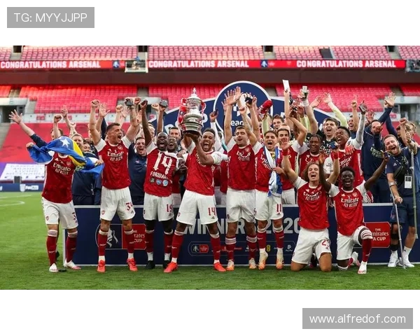 阿森纳中场结构攻守平衡问题逐步显现，对赛季竞争格局带来阶段性变化