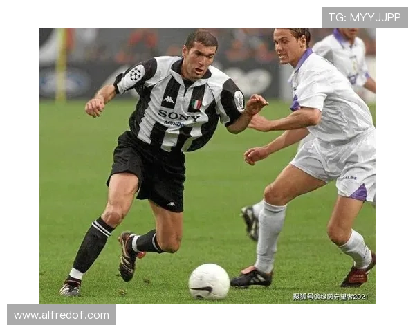 奥纳纳德乙主力中场时期解析