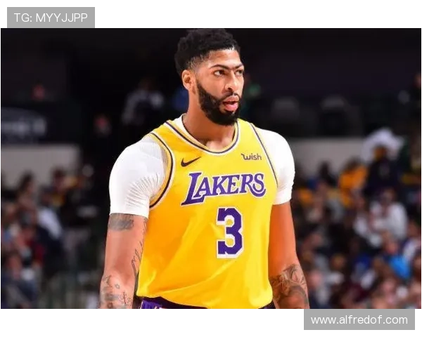 安东尼·戴维斯挡拆频率提升拉开防守空间促进球队攻防转换