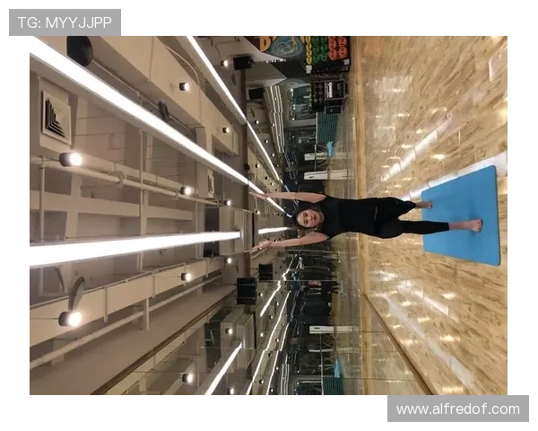 张帅训练场上像个战士，地铁里却被一个老奶奶提醒“别太拼了”！