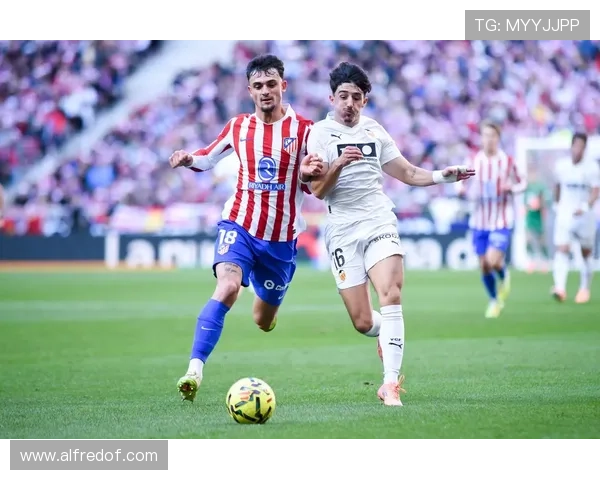 瓦伦西亚管理层决策争议持续发酵，对球队竞技表现与稳定发展形成潜在影响